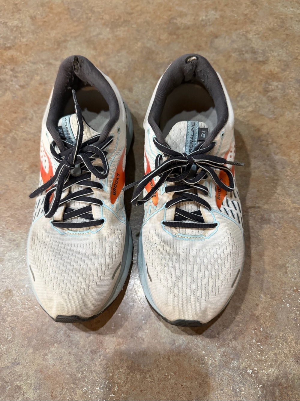 Women's Brooks Adrenaline GTS 21
Running Shoes. Size 9